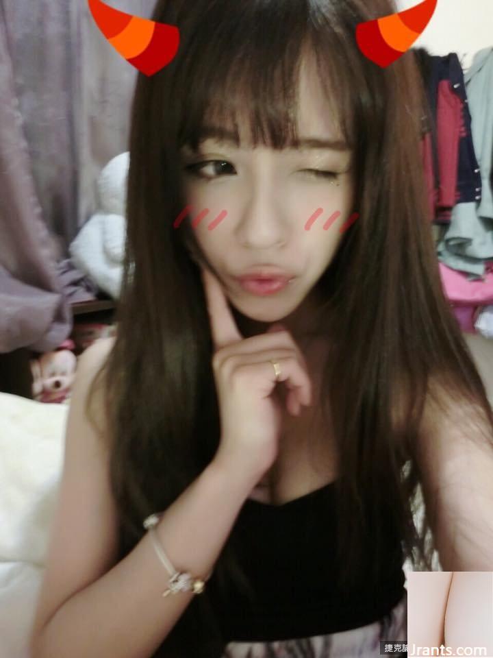 Gadis cantik seksi Chen Keyie (32P)