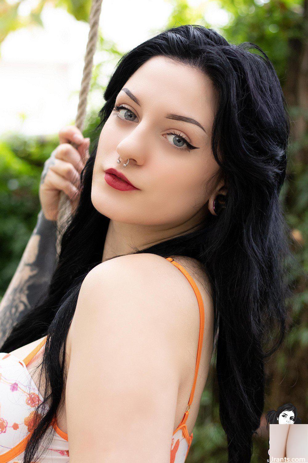 (Suicide Girls) 11.10.2024-Mandyy -Le Nature (44P)