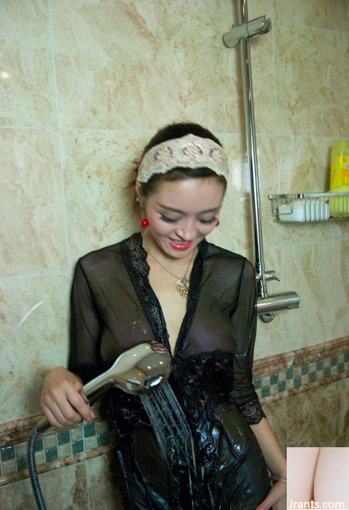 (Modelo china sexy) La sexy parte superior de la hermosa y tierna modelo Pan Chunhui en el baño (77P)