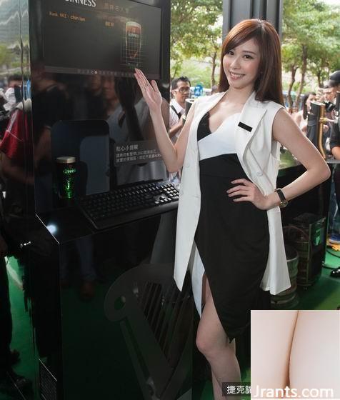 Zhang Baolan apareceu com um vestido sexy de seios grandes na cena do bartender, e o público protegeu os olhos (52P)