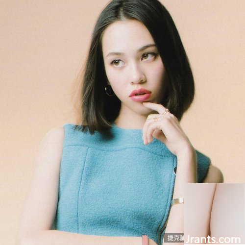 Le visage de l&#39;orgasme de la petite amie de G-Dragon, Mizuhara Kiko, dans la publicité, semble filmer un AV (27P)