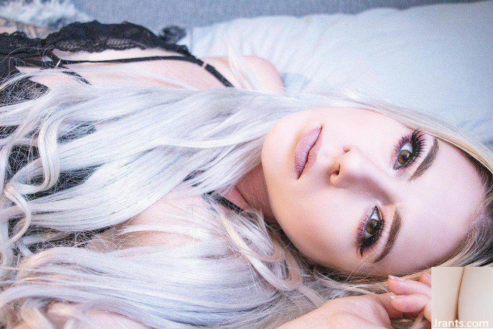 (Suicide Girls) Kitsu -« Renard au clair de lune » (45P)