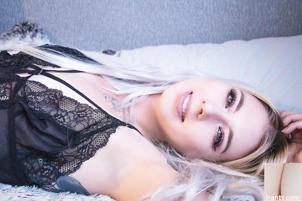 (Suicide Girls) Kitsu – „Moonlit Fox“ (45P)