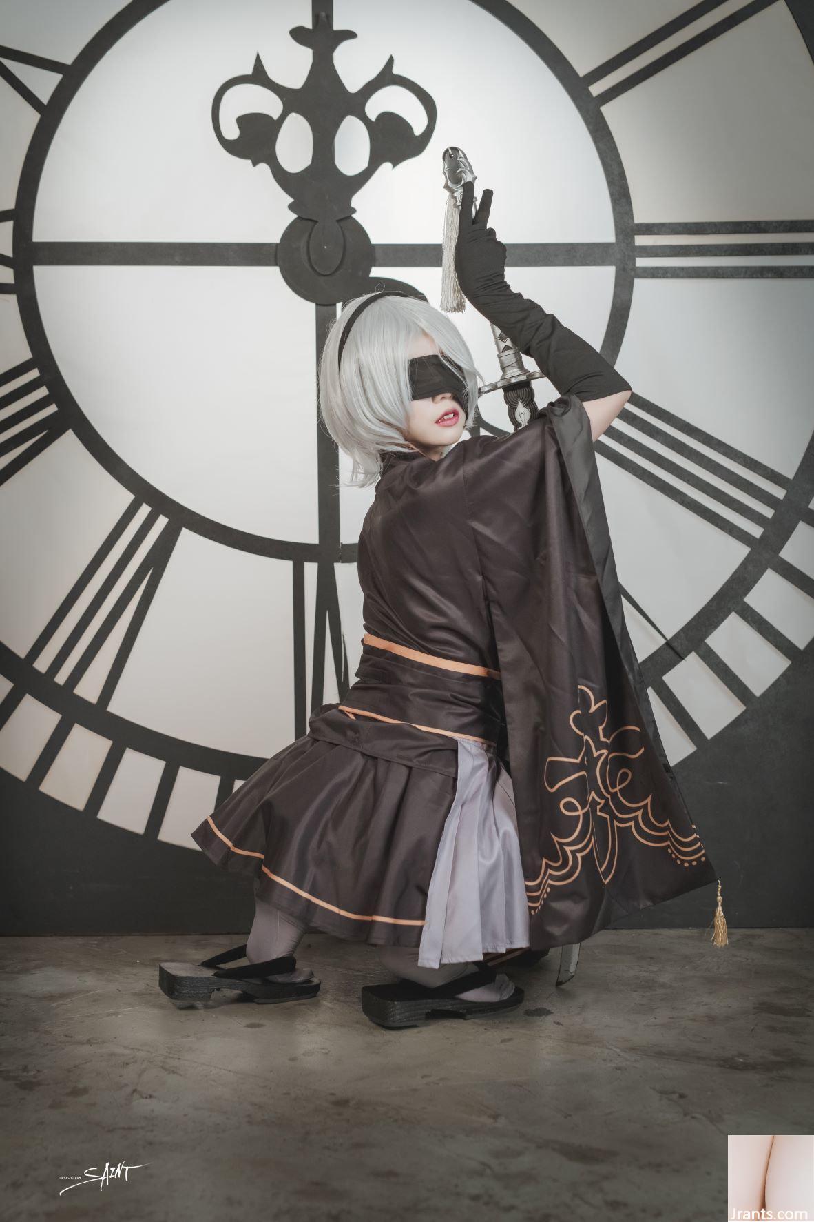 (সেন্ট ফটোলাইফ) Yuna&#39;s cos vol.04 – KDA Akali &#038; Nier Automata 2B (64P)