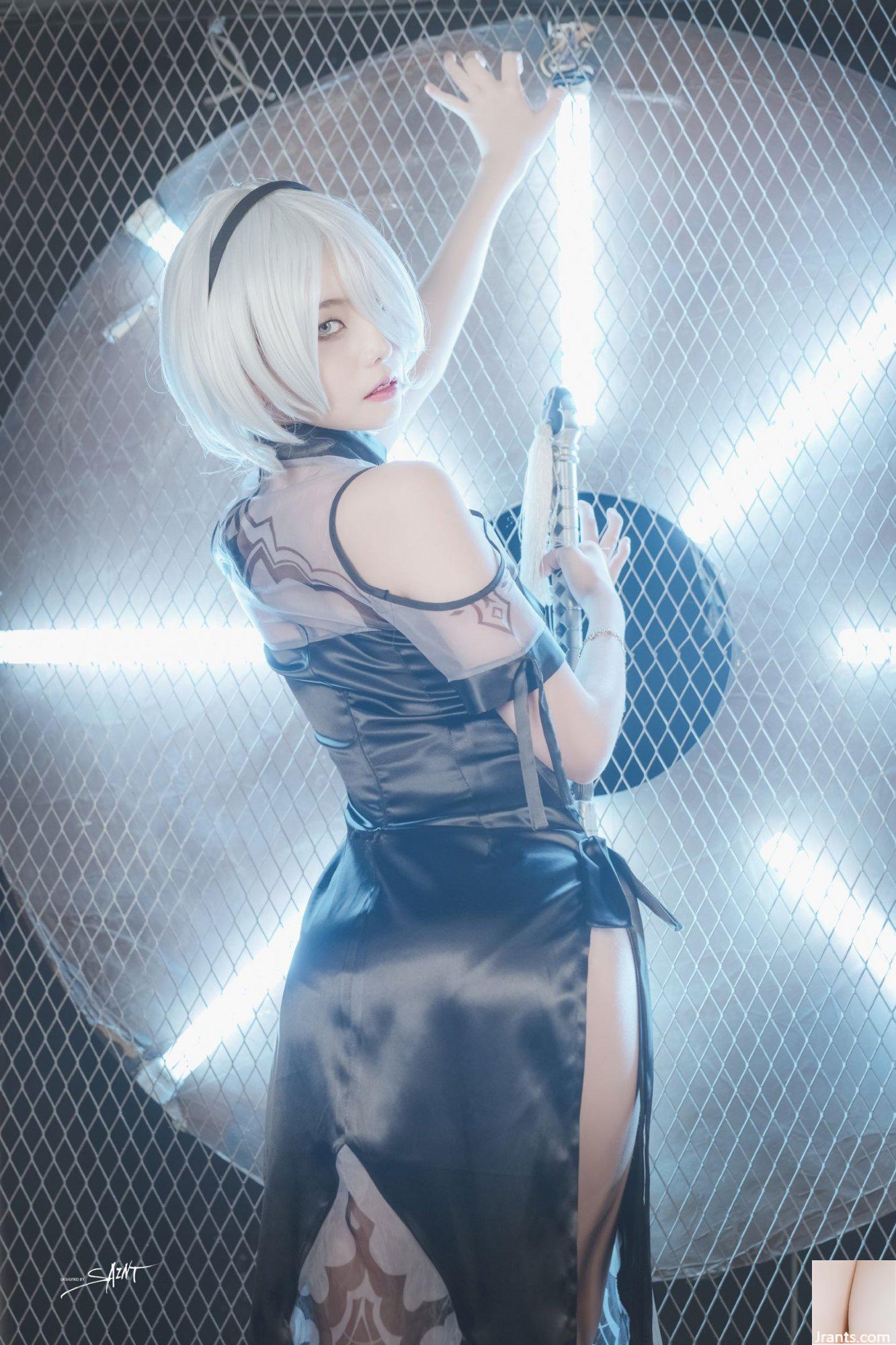 (সেন্ট ফটোলাইফ) Yuna&#39;s cos vol.04 – KDA Akali &#038; Nier Automata 2B (64P)