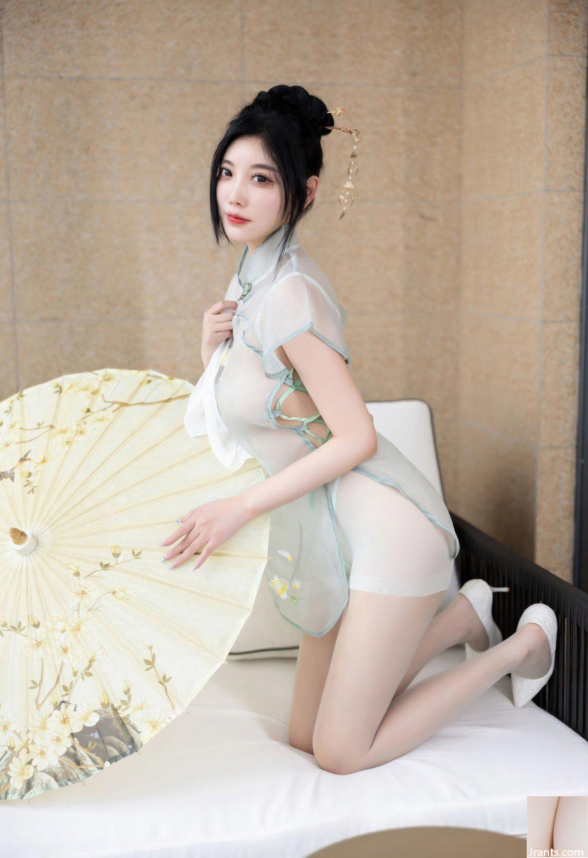 Yang Chenchen cheongsam serré sexy ultra-mince en soie blanche belles jambes dodues belles fesses string (13P)