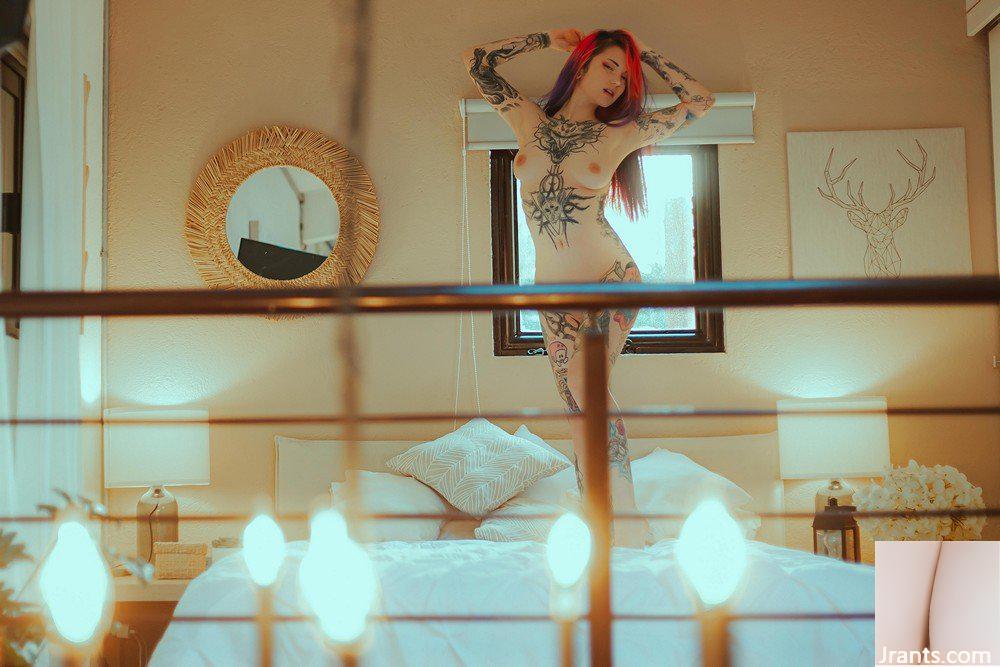 (Suicide Girls) Oct 14,2024-Gloom – Luz De Atardecer (52P)