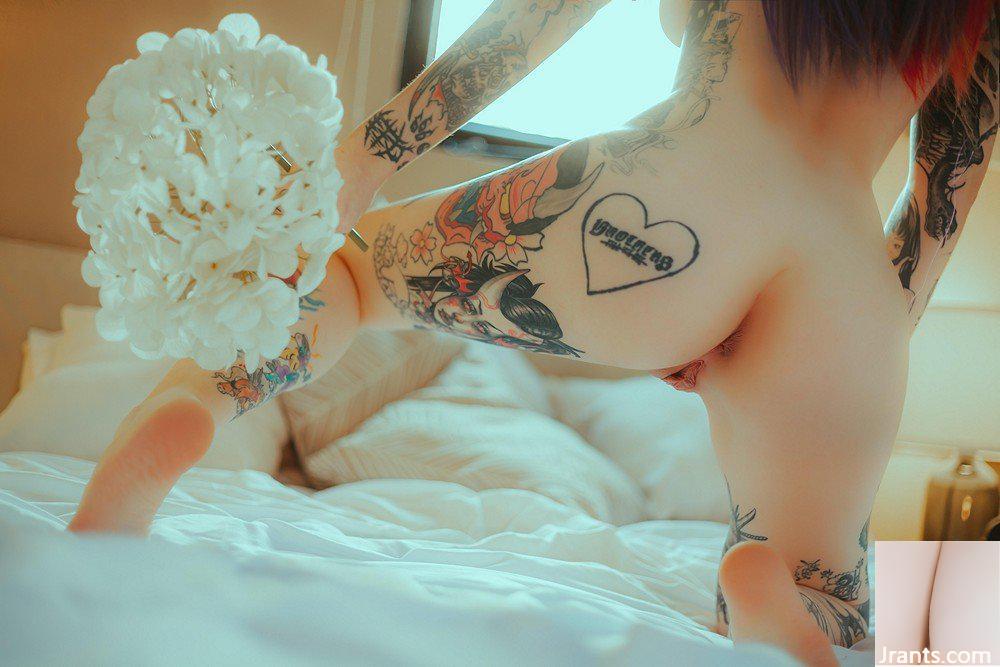 (Suicide Girls) Oct 14,2024-Gloom – Luz De Atardecer (52P)