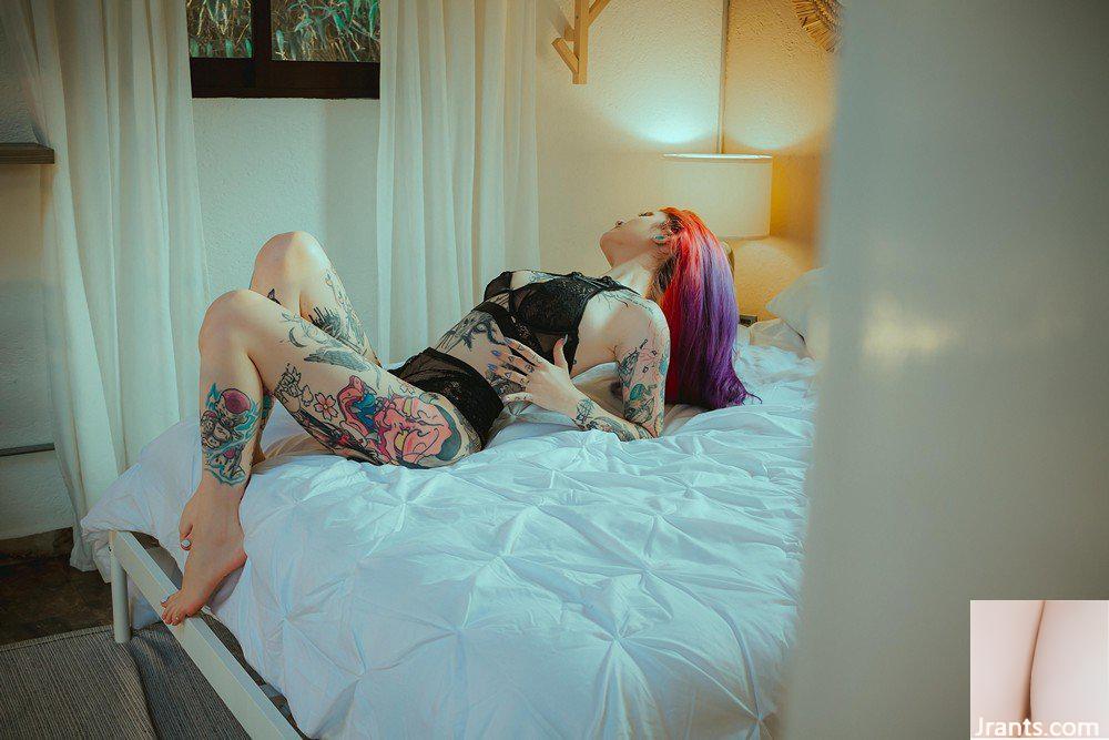 (Suicide Girls) Oct 14,2024-Gloom – Luz De Atardecer (52P)