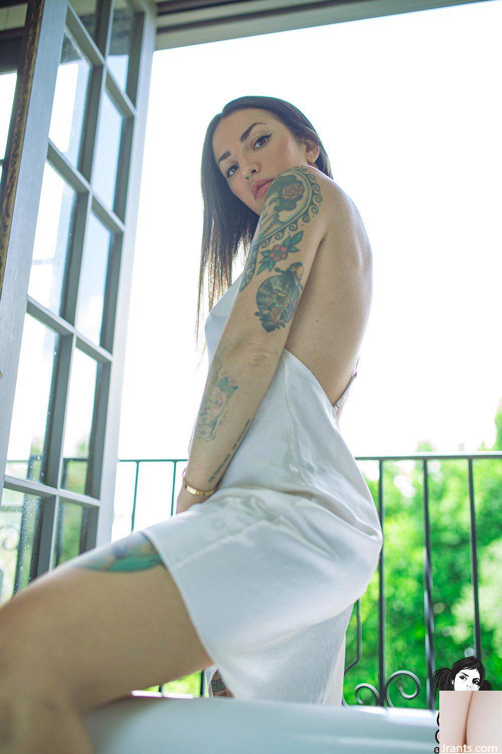 (Suicide Girls) 14 octobre 2024 – Rika – Goodmorning LA (44P)