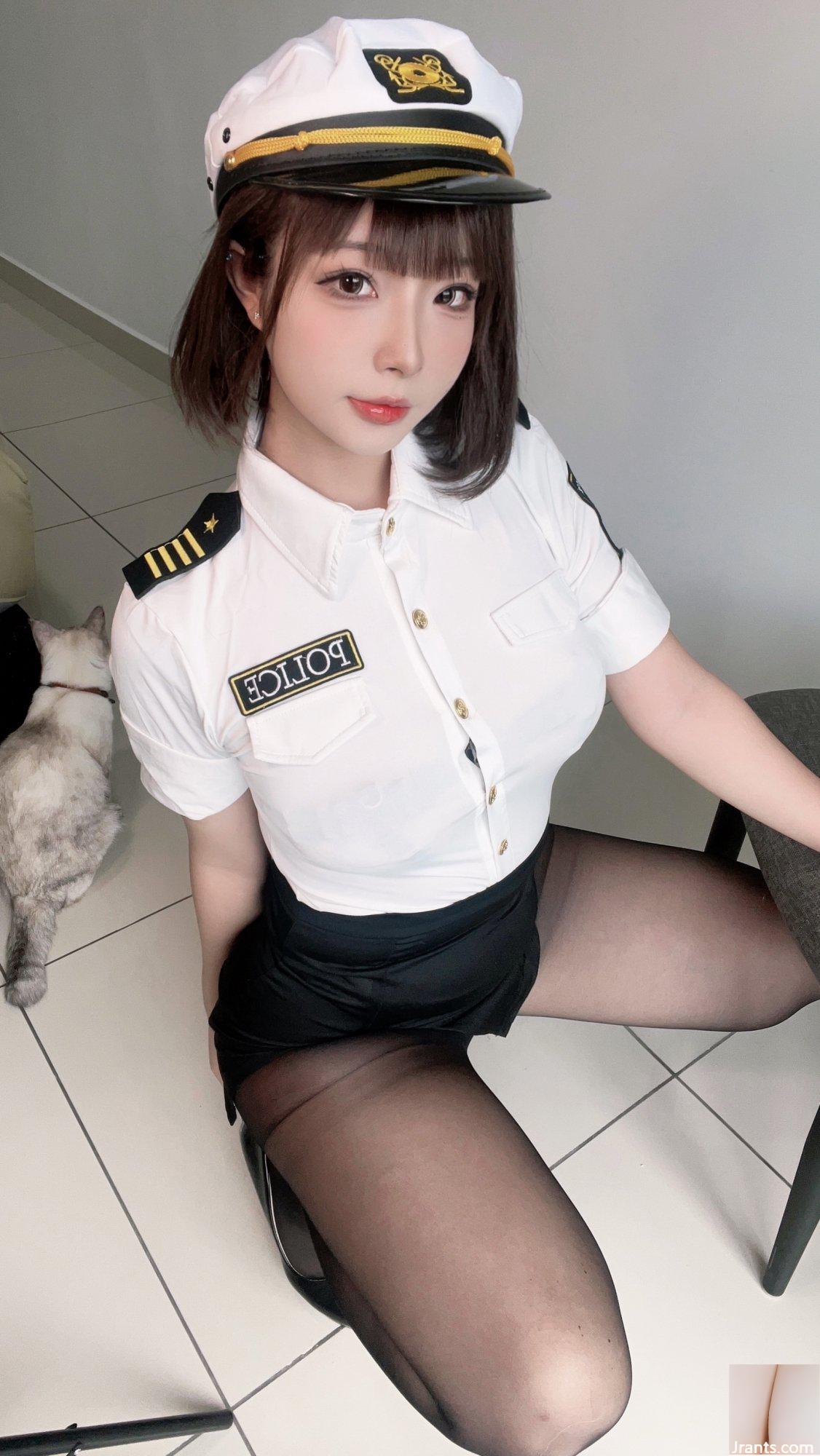 yuuhuiyuhui–Set B Bad Cop (48P)