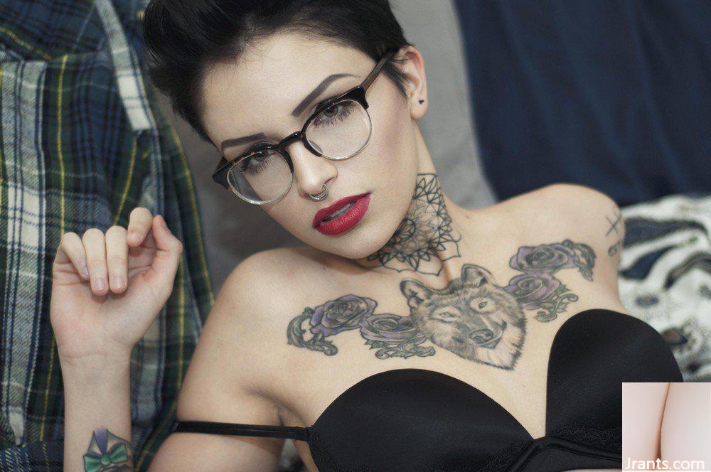 (Suicide Girls) 19 مارس 2015 &#8211; Leighraven Talk Nerdy to Me (50P)