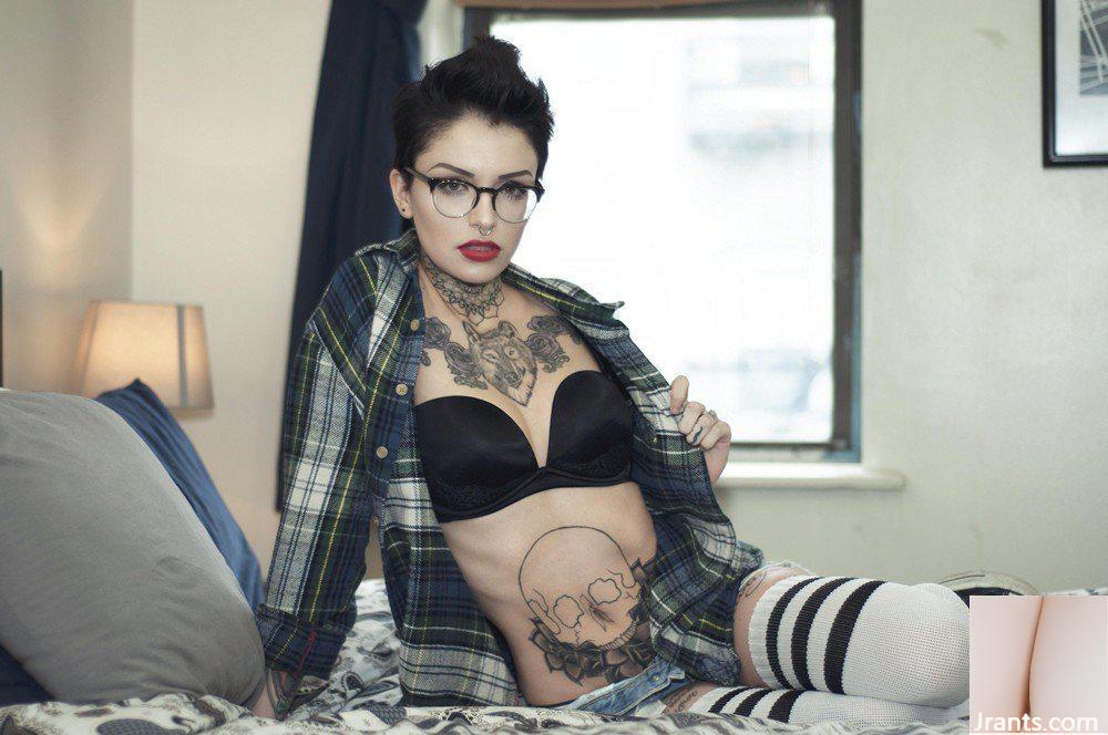 (Suicide Girls) 19 مارس 2015 &#8211; Leighraven Talk Nerdy to Me (50P)