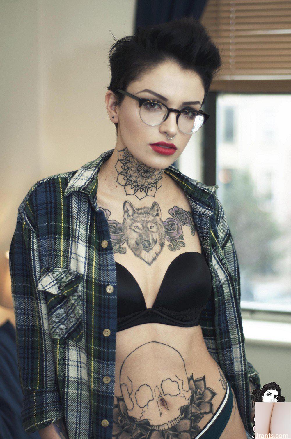 (Suicide Girls) 19 مارس 2015 &#8211; Leighraven Talk Nerdy to Me (50P)