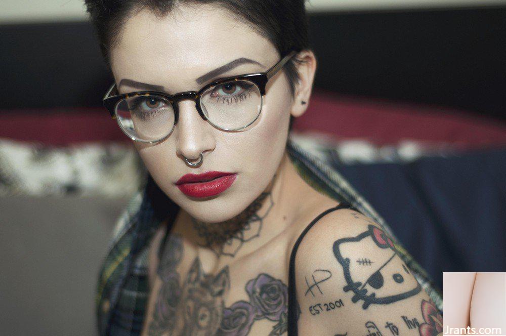 (Suicide Girls) 19 مارس 2015 &#8211; Leighraven Talk Nerdy to Me (50P)