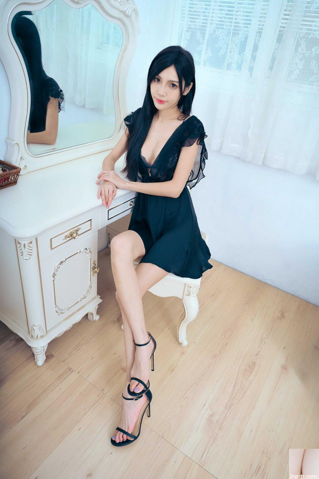 (Chapitre supplémentaire sur les belles jambes) Beau modèle aux longues jambes Xu Xiaobao en pyjama avec des talons hauts et de belles jambes 1 (70P)