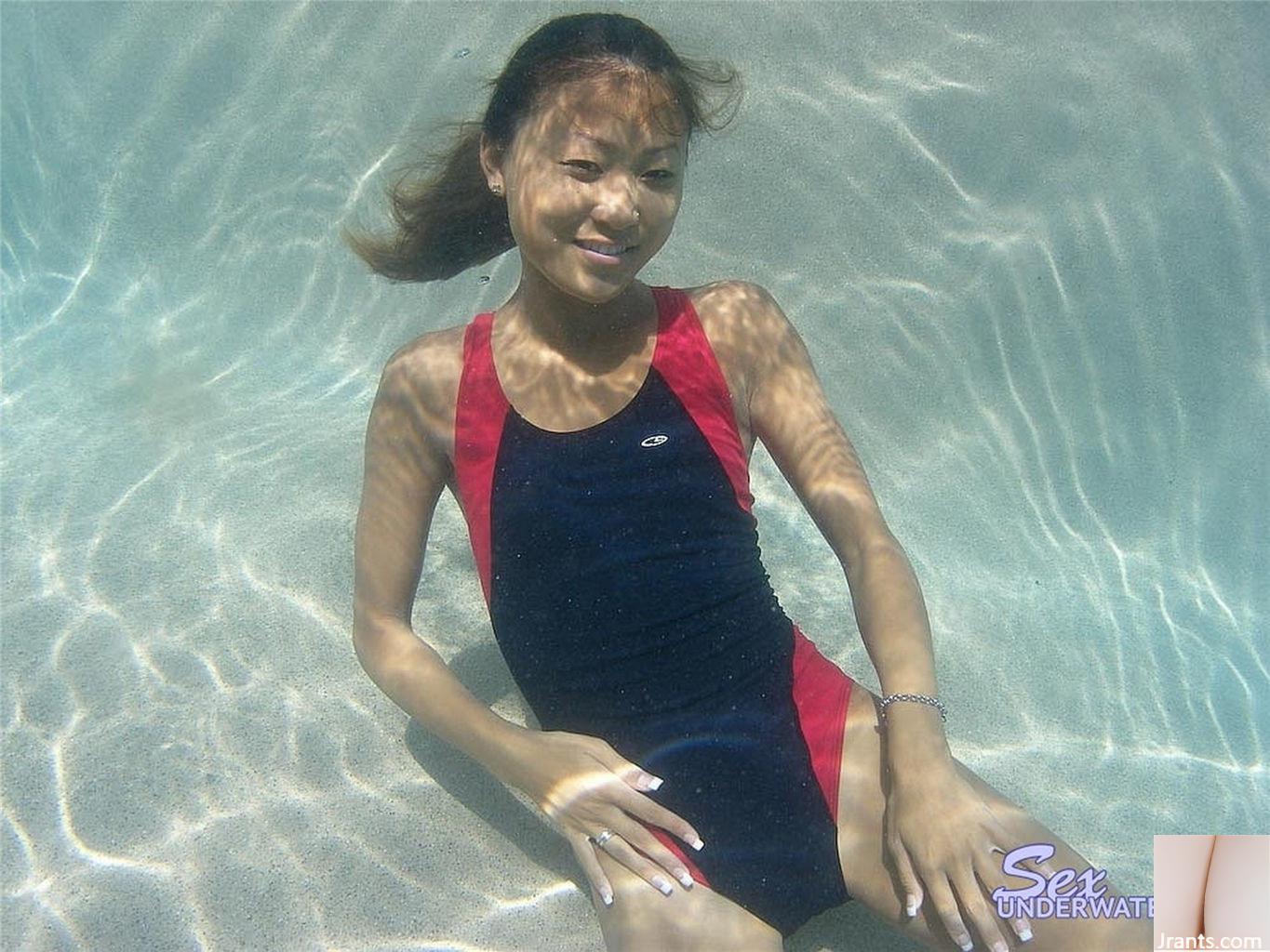 sexunderwater Kara Thailand (192P)