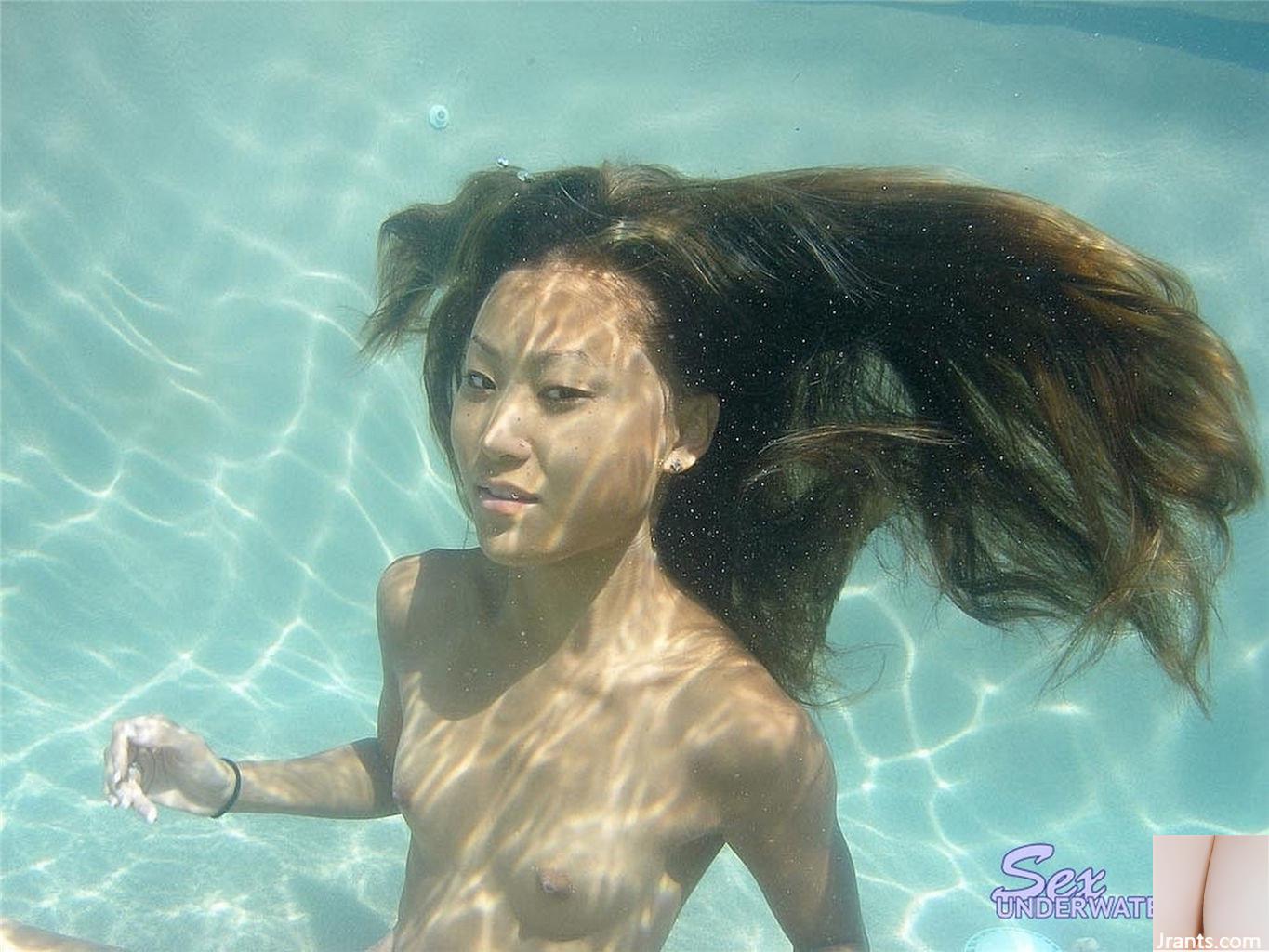 sexunderwater Kara Thailand (192P)