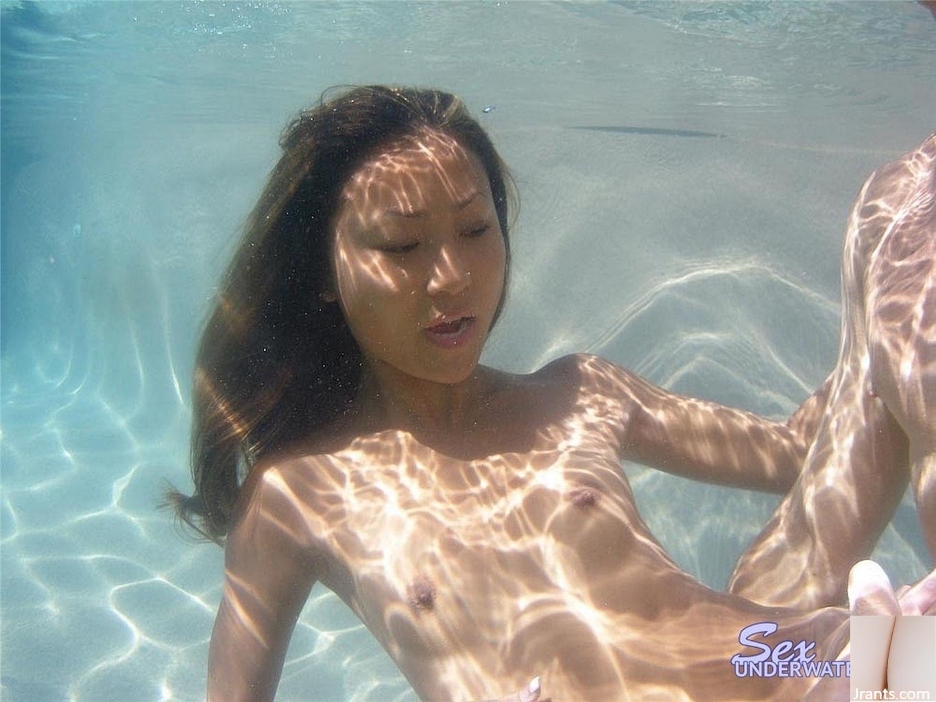 sexunderwater Kara Tailandesa (192P)