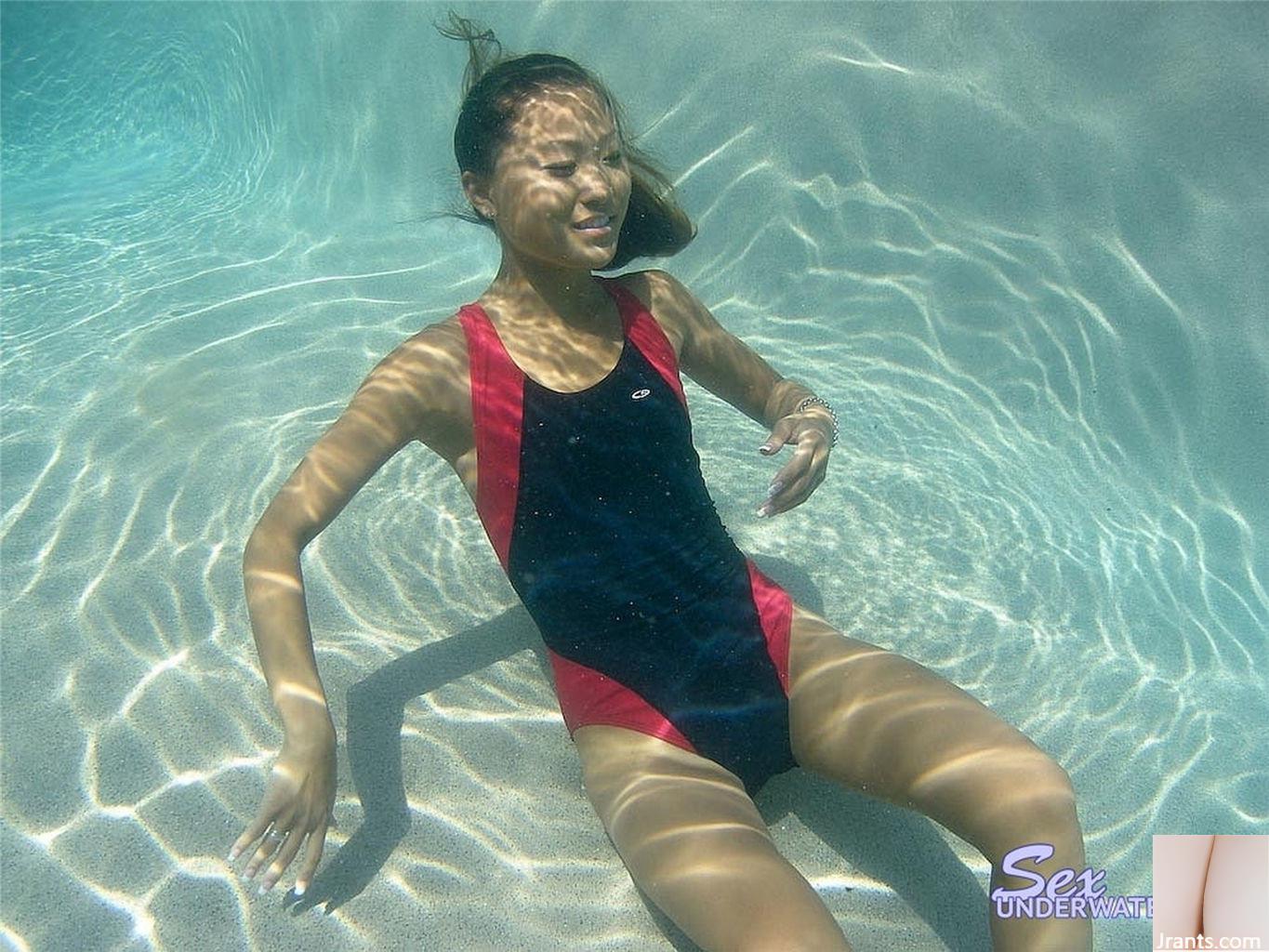 sexunderwater Kara Thailand (192P)