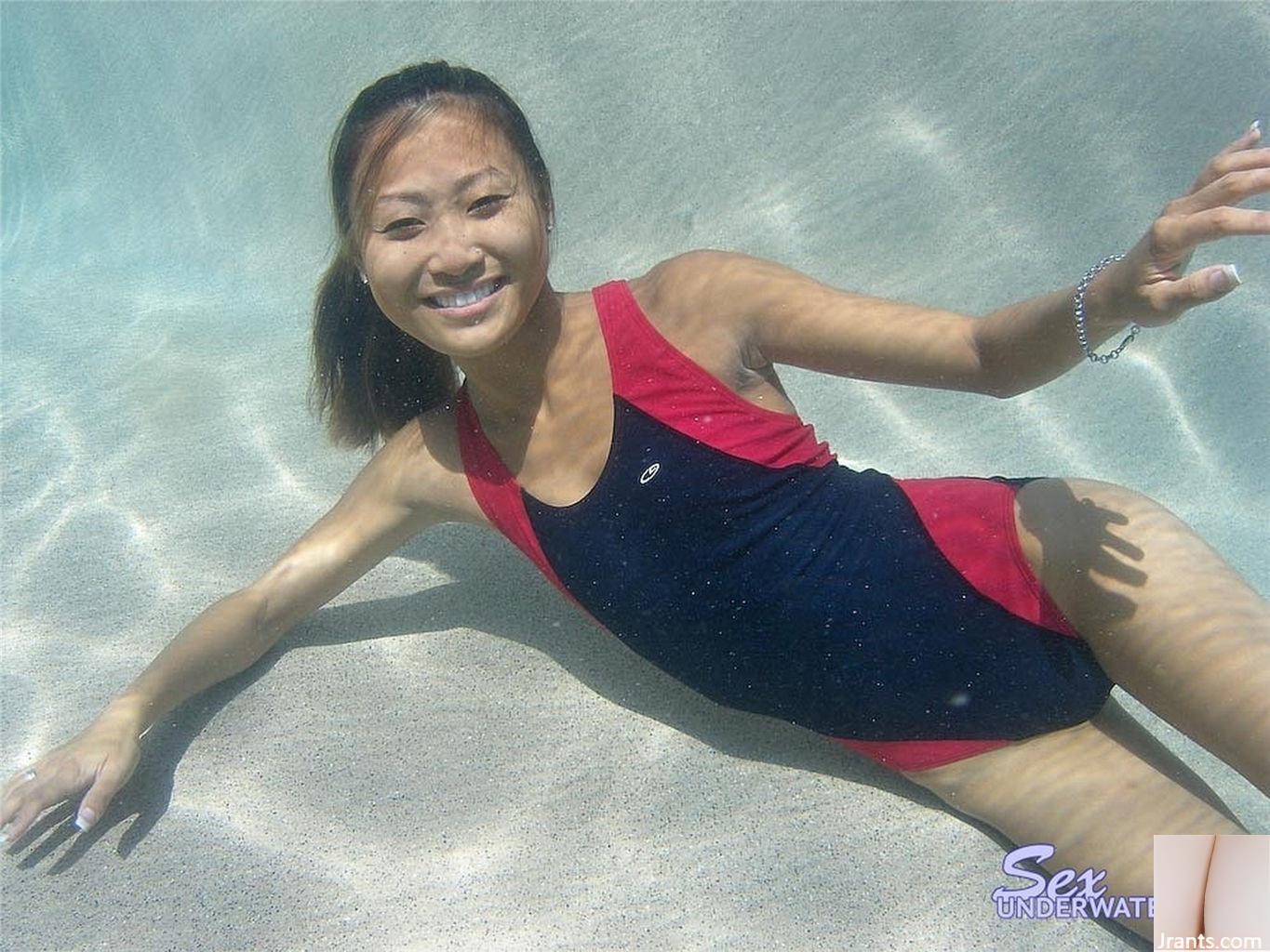 sexunderwater Kara Thailand (192P)