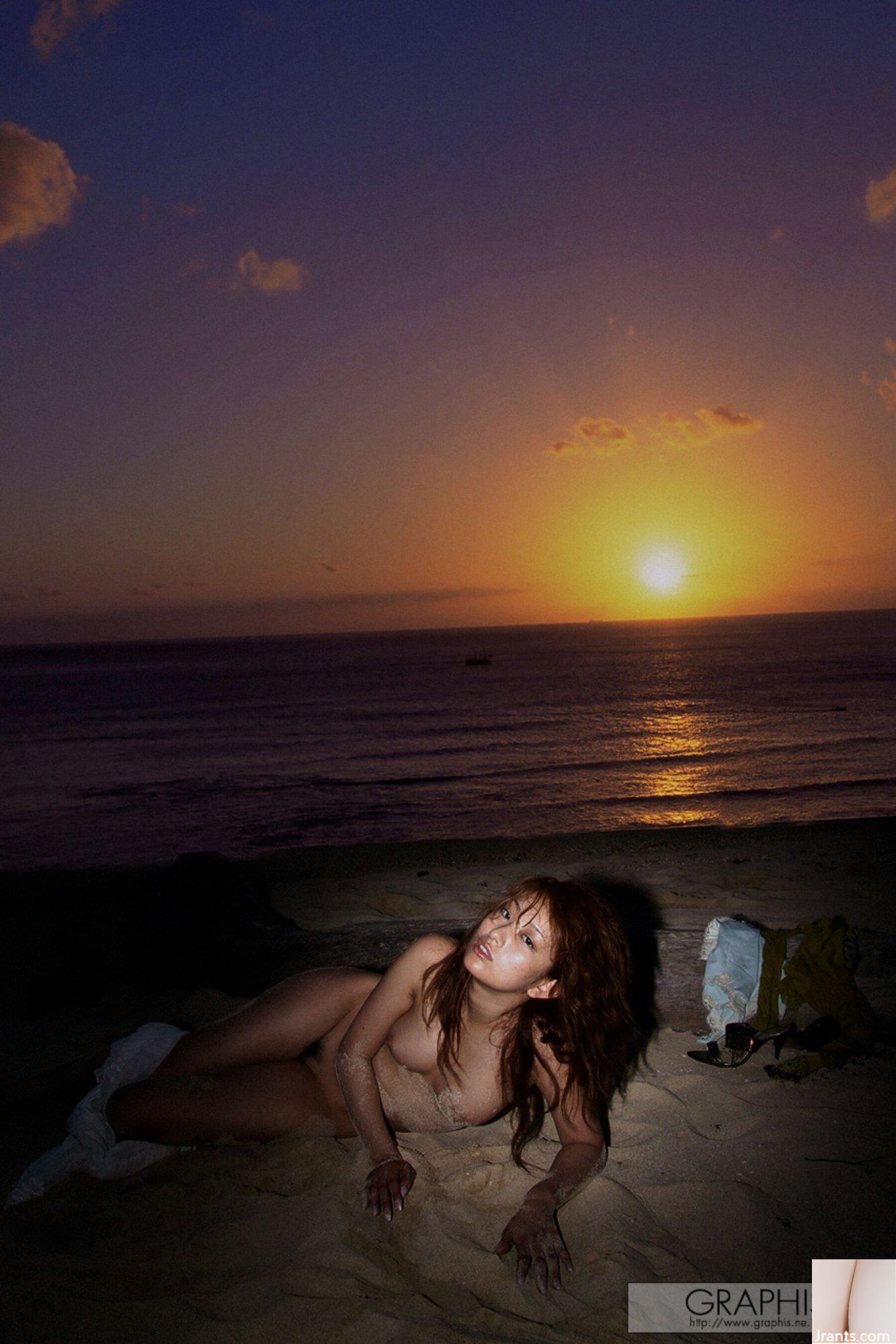 Nao Yoshizaki (Graphis) „HAPPY ISLAND“ (Weihnachtsspecial 2006) (143P)