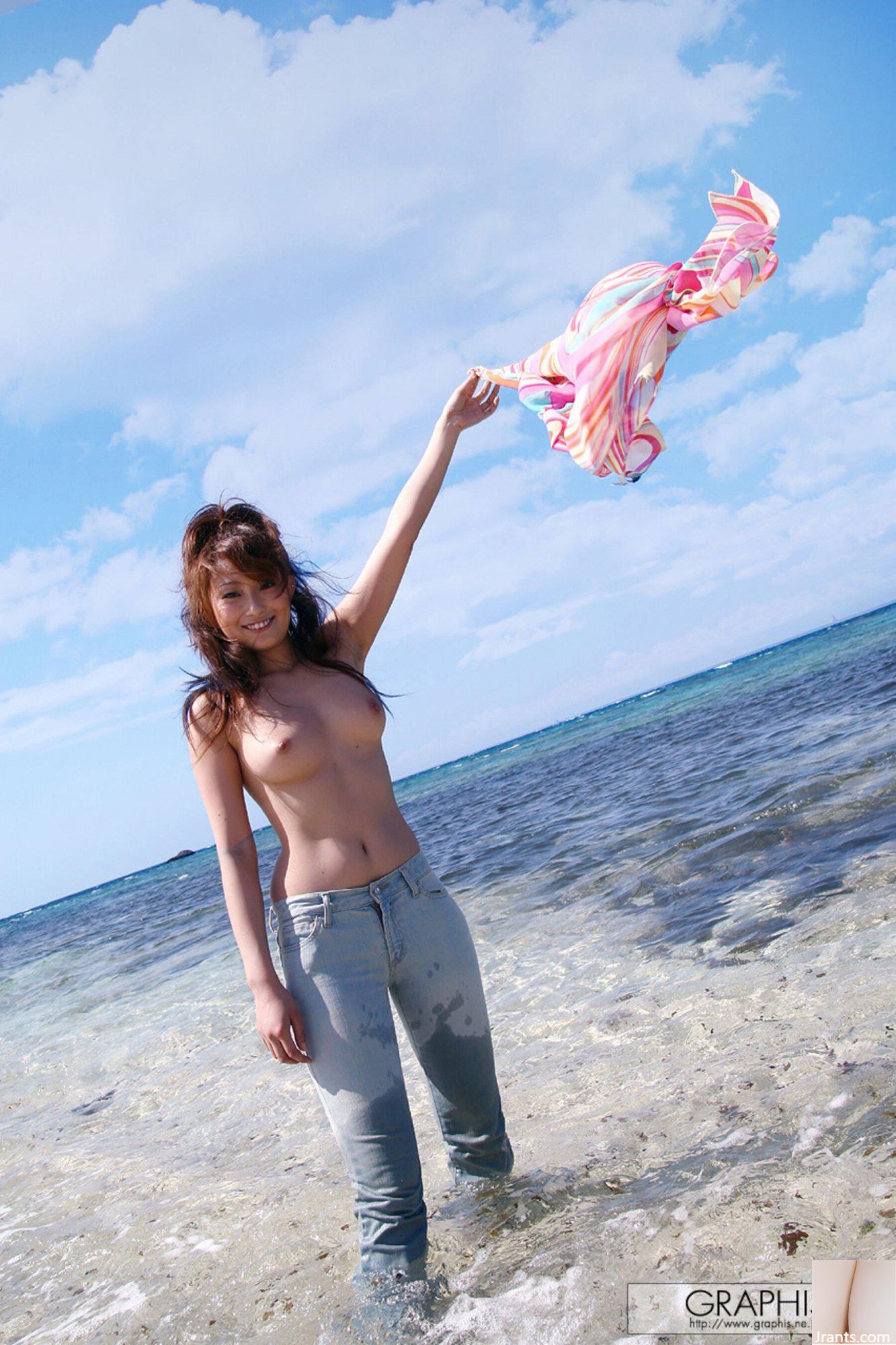 Nao Yoshizaki (Graphis) „HAPPY ISLAND“ (Weihnachtsspecial 2006) (143P)